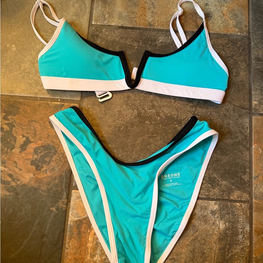 Oneone Teal Bikini Set with cute scrunch bottoms size small